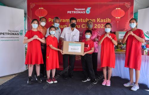 PROGRAM SENTUHAN KASIH TAHUN BARU CINA YAYASAN PETRONAS