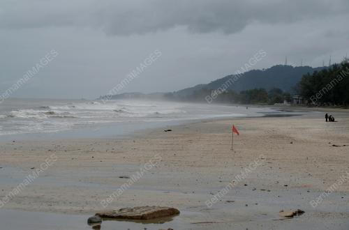 TINJAUAN DI PANTAI BATU HITAM