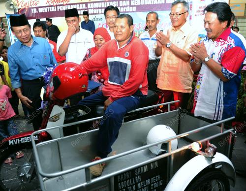 DATUK SERI DR RAIS YATIM