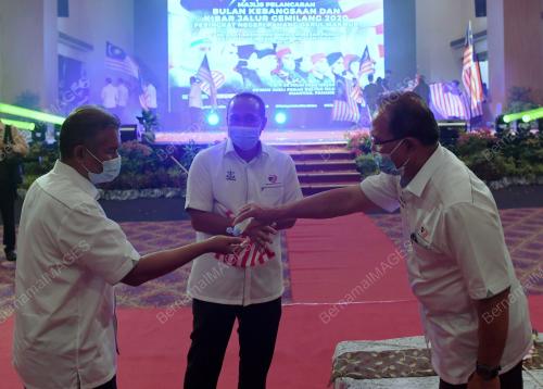 DATUK SERI WAN ROSDY WAN ISMAIL