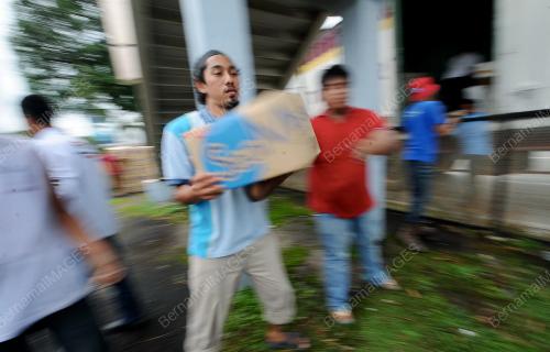 PH06_28122012_BANJIR