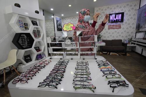 KEDAI CERMIN MATA