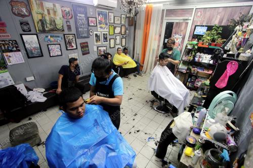 KEDAI GUNTING RAMBUT
