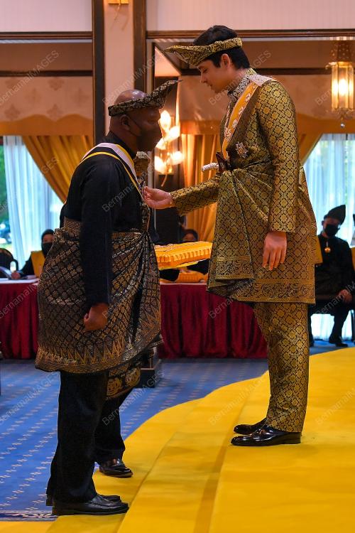 TENGKU HASSANAL IBRAHIM ALAM SHAH AL-SULTAN ABDULLAH