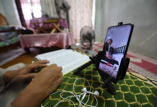 BELAJAR TAHFIZ AL-QURAN DALAM TALIAN