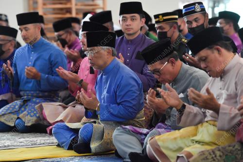 AL-SULTAN ABDULLAH RI'AYATUDDIN AL-MUSTAFA BILLAH SHAH