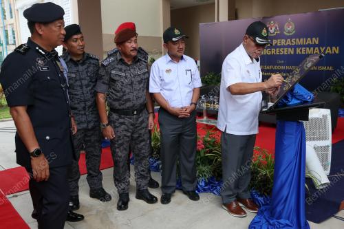 DATUK SERI SAIFUDDIN NASUTION ISMAIL