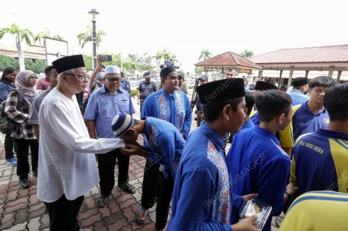DATUK SERI ISMAIL SABRI YAAKOB