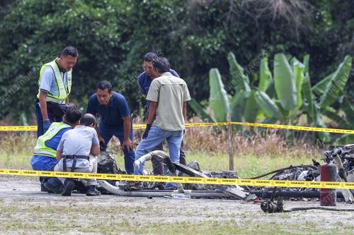HELIKOPTER TERBAKAR