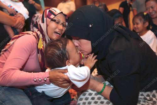 TENGKU AZIZAH AMINAH MAIMUNAH ISKANDARIAH