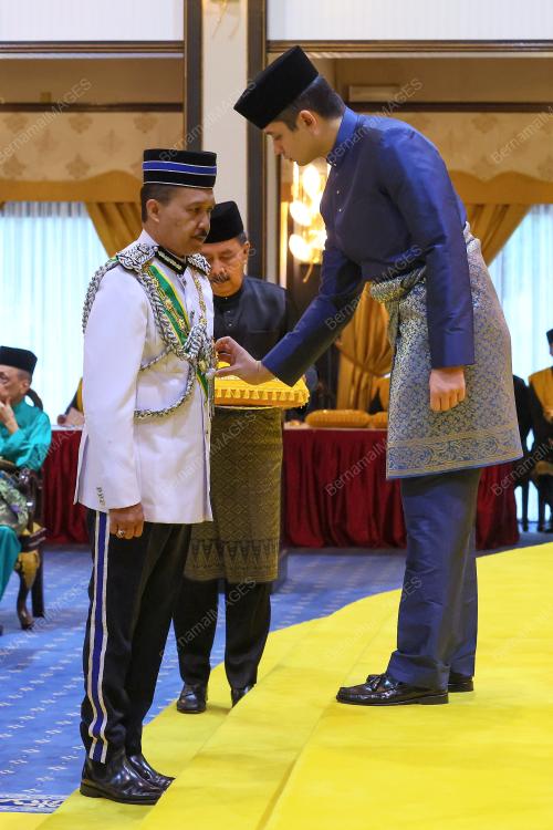 TENGKU HASSANAL IBRAHIM ALAM SHAH AL SULTAN ABDULLAH