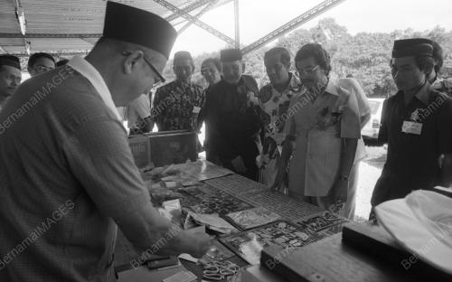 PH07_09032015_PAMERAN_PERUBATAN