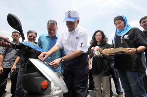 DATUK SERI MOHD NAJIB TUN RAZAK