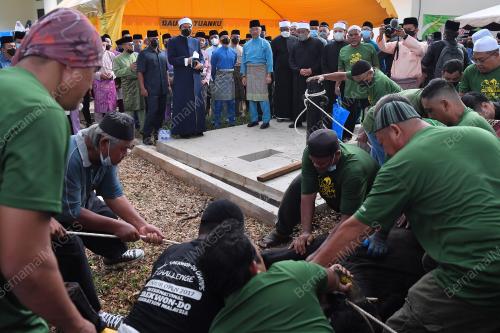 AL-SULTAN ABDULLAH RI'AYATUDDIN AL-MUSTAFA BILLAH SHAH
