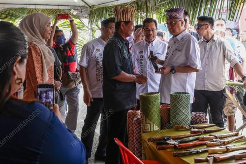 DATUK SERI ISMAIL SABRI YAAKOB