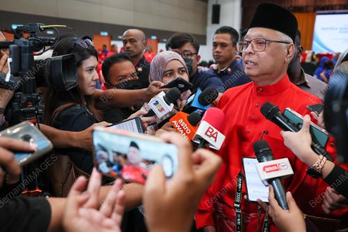 DATUK SERI ISMAIL SABRI YAAKOB