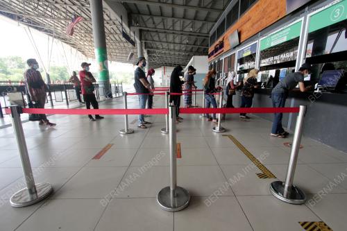 TINJAUAN KAUNTER JUALAN TIKET BAS
