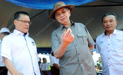 PH07_17082015_JUNAIDI_BAUKSIT