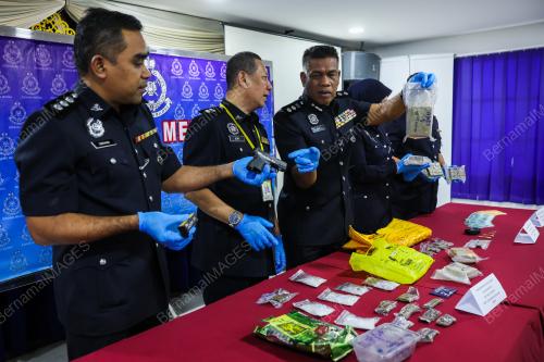 ACP WAN ZAHARI WAN BUSU