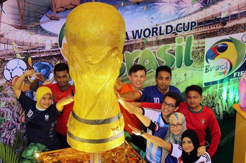 PH07_20062014_WORLDCUP