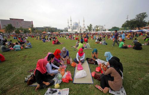 PH07_20072013_BERBUKA_PADANG