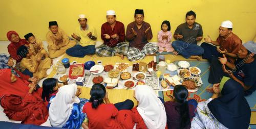 BERBUKA PUASE