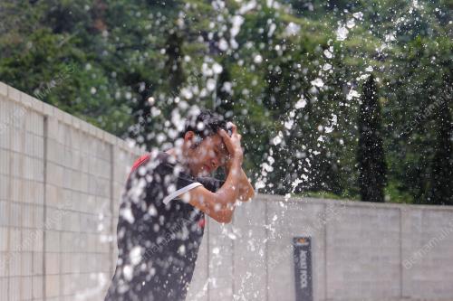 PH07_24022015_PANAS