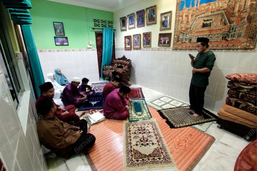 SOLAT SUNAT AIDILFITRI DI RUMAH