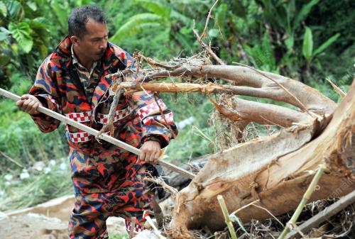 PH07_25102013_BANJIR_LUMPUR