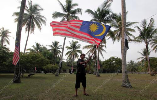 BERSEMANGAT UNTUK MENYAMBUT HARI KEBANGSAAN