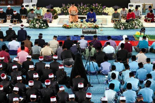 AL-SULTAN ABDULLAH RI'AYATUDDIN AL-MUSTAFA BILLAH SHAH