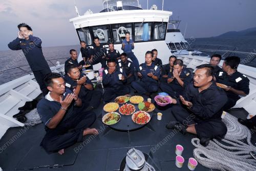 PH08_01082012_APMM