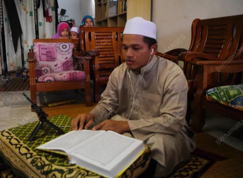 BELAJAR TAHFIZ AL-QURAN DALAM TALIAN