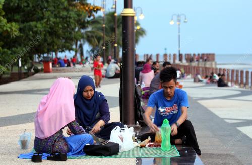PH08_02062017_BERBUKA
