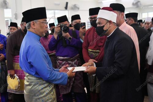 AL-SULTAN ABDULLAH RI'AYATUDDIN AL-MUSTAFA BILLAH SHAH