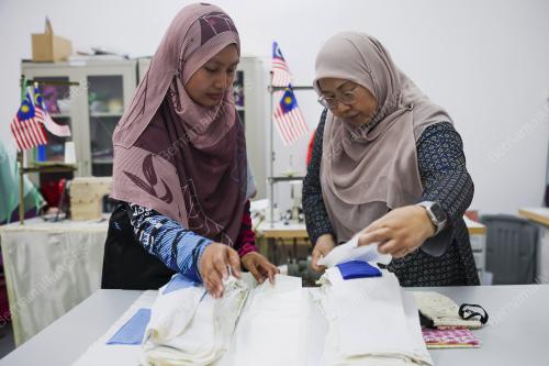 SENATOR FUZIAH SALLEH