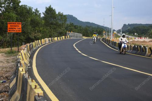 JALAN KUANTAN - SEGAMAT KEMBALI DIBUKA