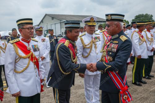 TAN SRI AFFENDI BUANG