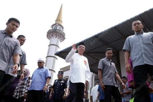 DATUK SERI ISMAIL SABRI YAAKOB