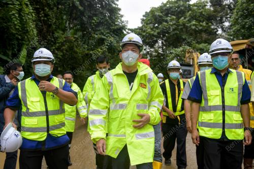 DATUK SERI FADILLAH YUSOF
