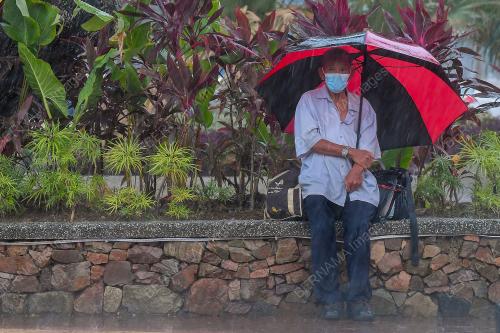 AMARAN HUJAN LEBAT, RIBUT PETIR & ANGIN KENCANG