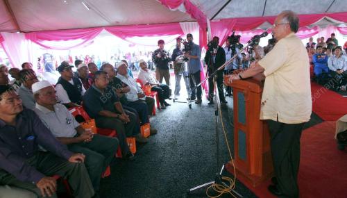 MOHD NAJIB TUN ABDUL RAZAK