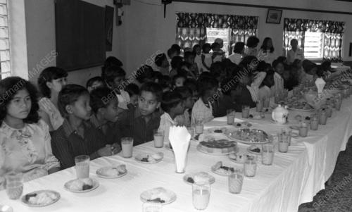 ANAK-ANAK YATIM