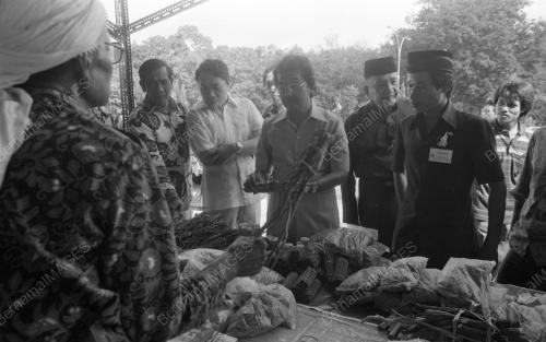 PH08_09032015_PAMERAN_PERUBATAN