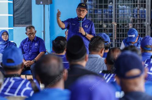 DATUK SERI WAN ROSDY WAN ISMAIL