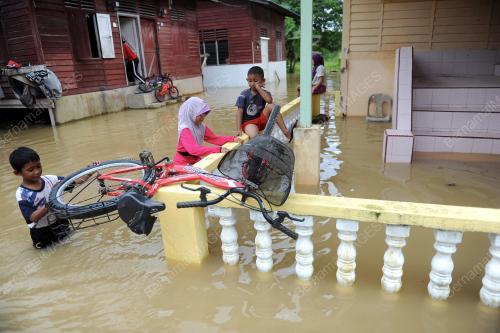PH08_09122013_BANJIR