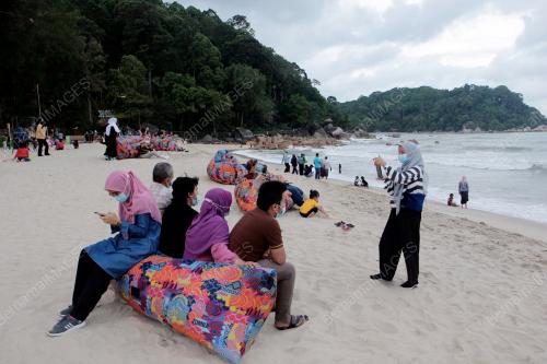 PANTAI PERANGINAN TELUK CEMPEDAK