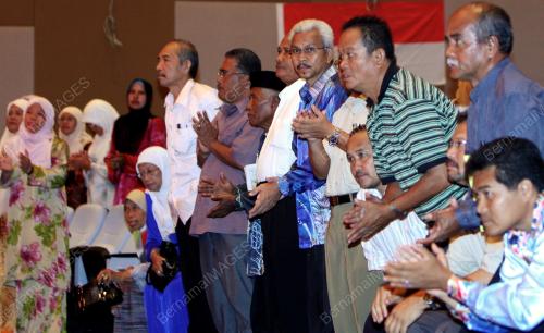 MOHD NAJIB TUN ABDUL RAZAK