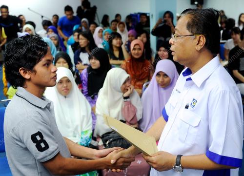 PH08_11082012_ISMAIL
