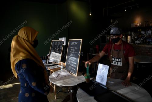 KEDAI MAKAN TAKUT UNTUK TERIMA PELANGGAN MAKAN DI KEDAI